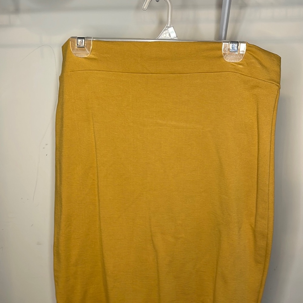 Mustard yellow pencil skirt